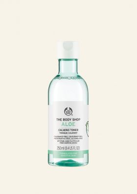 Aloe Toner fra The Body Shop rengjør huden din og er et must å bruke før Aloe Nattkrem