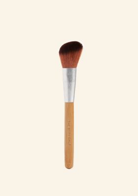 Angled Blusher Brush fra The Body Shop